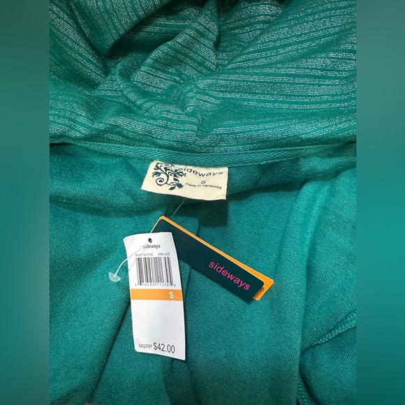 NWT Sideways Satin Lined Zip Front Velvet Hoodie with Kangaroo Pockets. - Picture 7 of 8